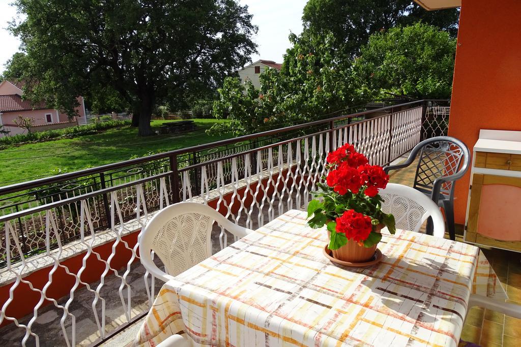 Apartment Parenzana Bibali 65 A 52460-布耶 外观 照片